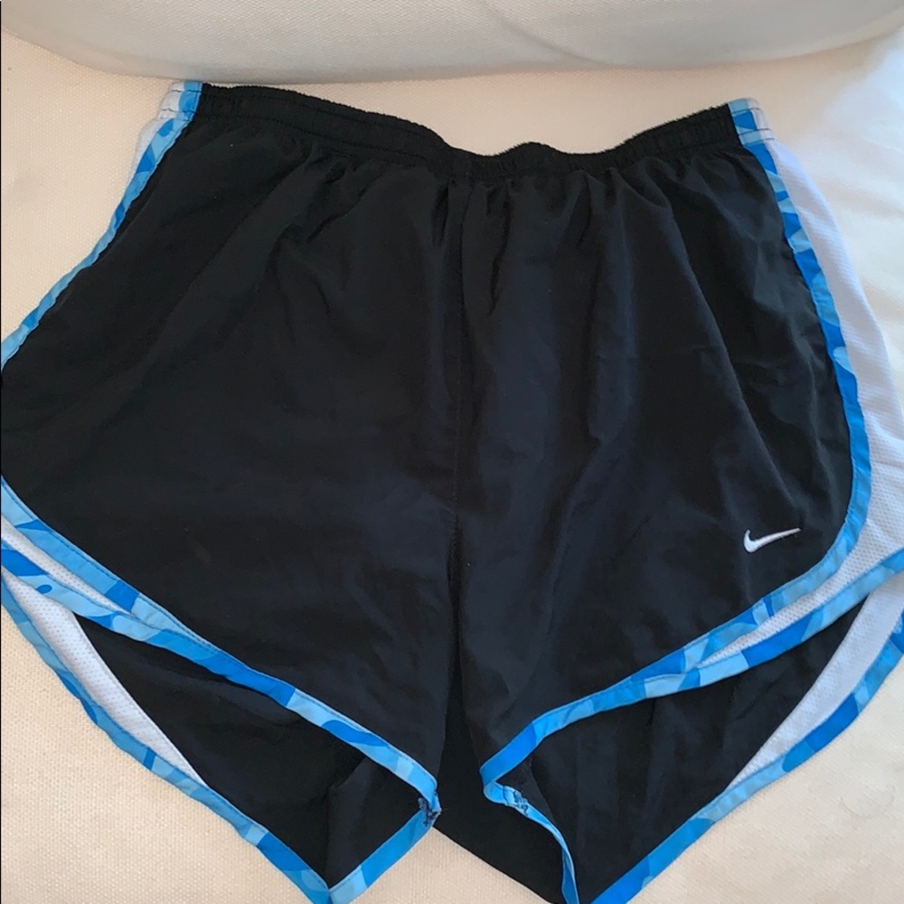 Women’s Nike dry tempo running shorts